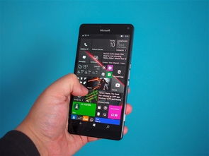 微軟Surface Phone再度曝光 折疊設(shè)計(jì)引領(lǐng)手機(jī)變革，平板與計(jì)算機(jī)軟件設(shè)計(jì)融合